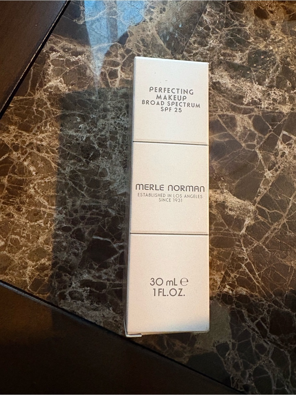 Merle Norman Perfecting Makeup SPF 25 - Simply Beige